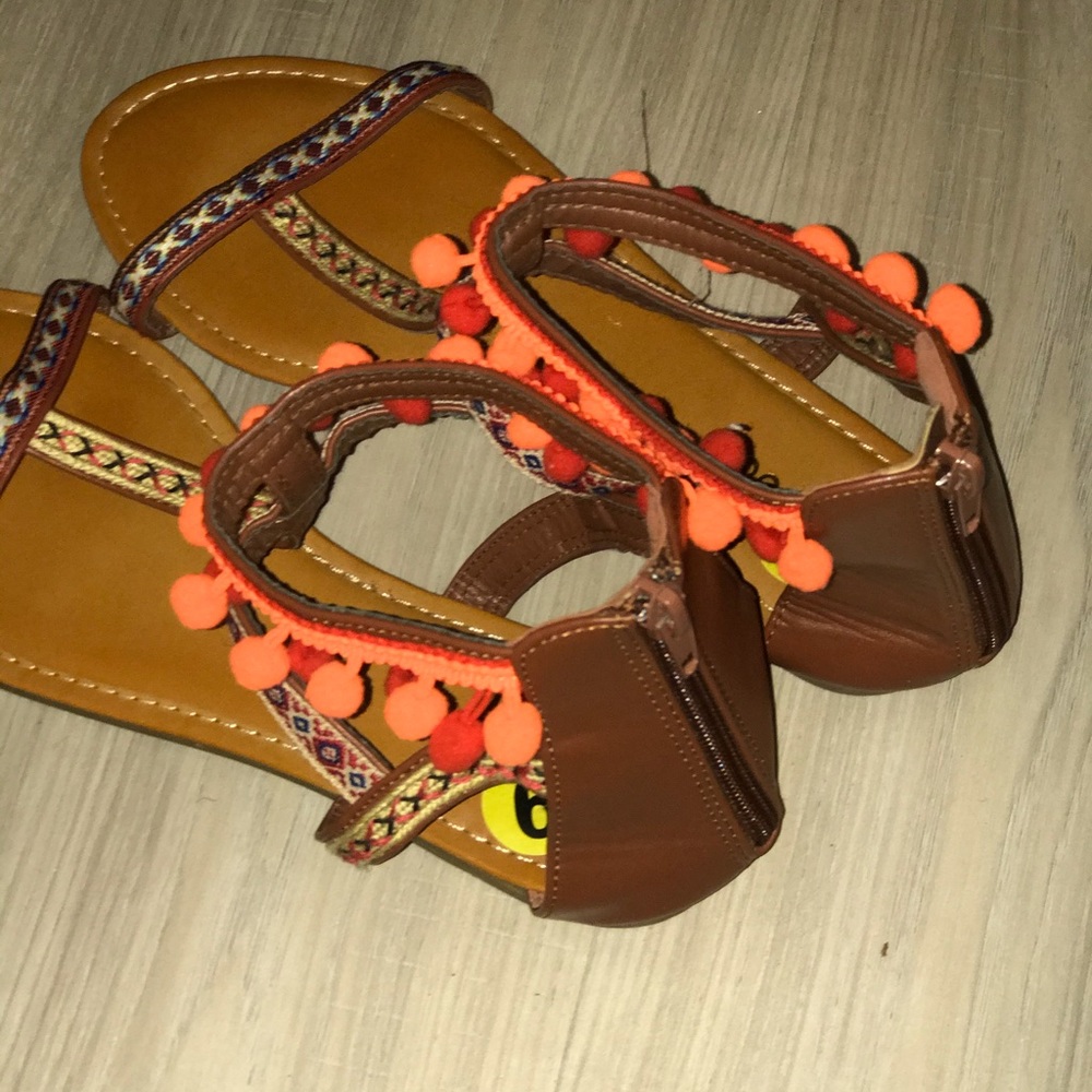 Sandals - Picture 3 of 3